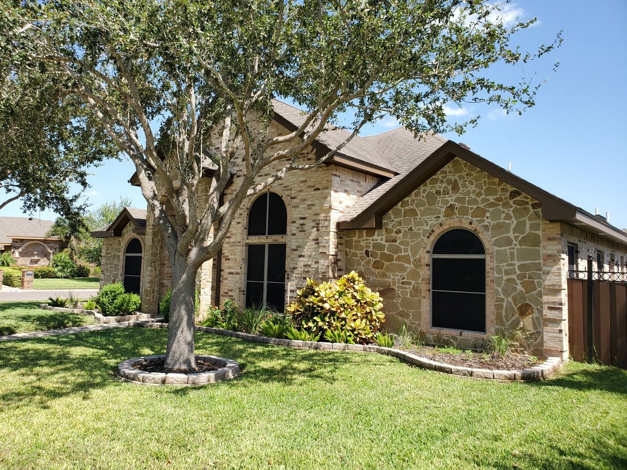 2432 Xavier - Photo 2 of 19