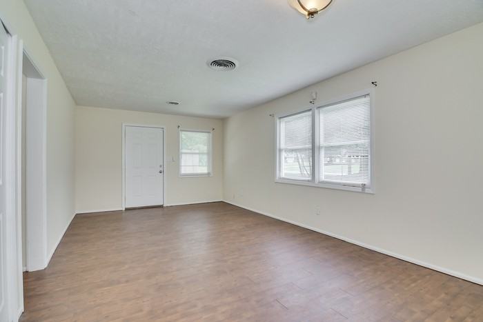 2280 Darlington Dr - Photo 3 of 24