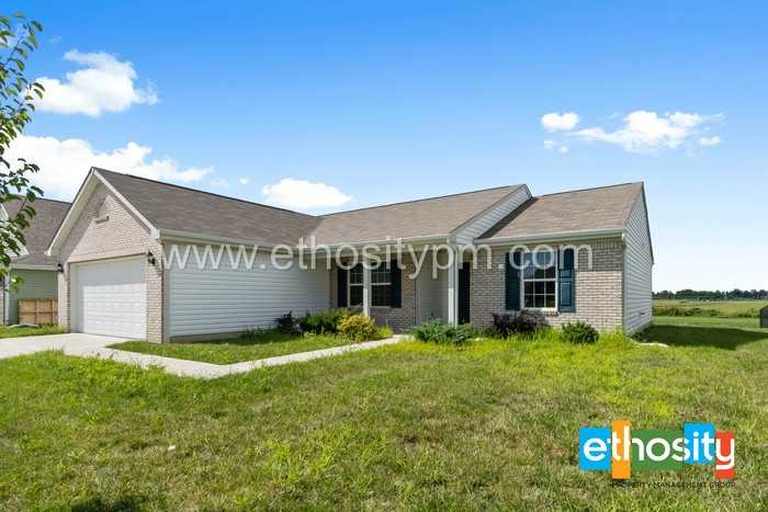 872 Cherry Tree Ln - Photo 2 of 20