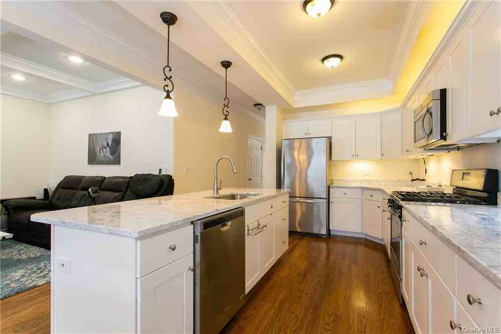 3 Robert Rinaldi Ln - Photo 3 of 33
