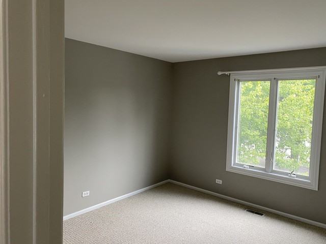 2380 Bennington Ct - Photo 3 of 12