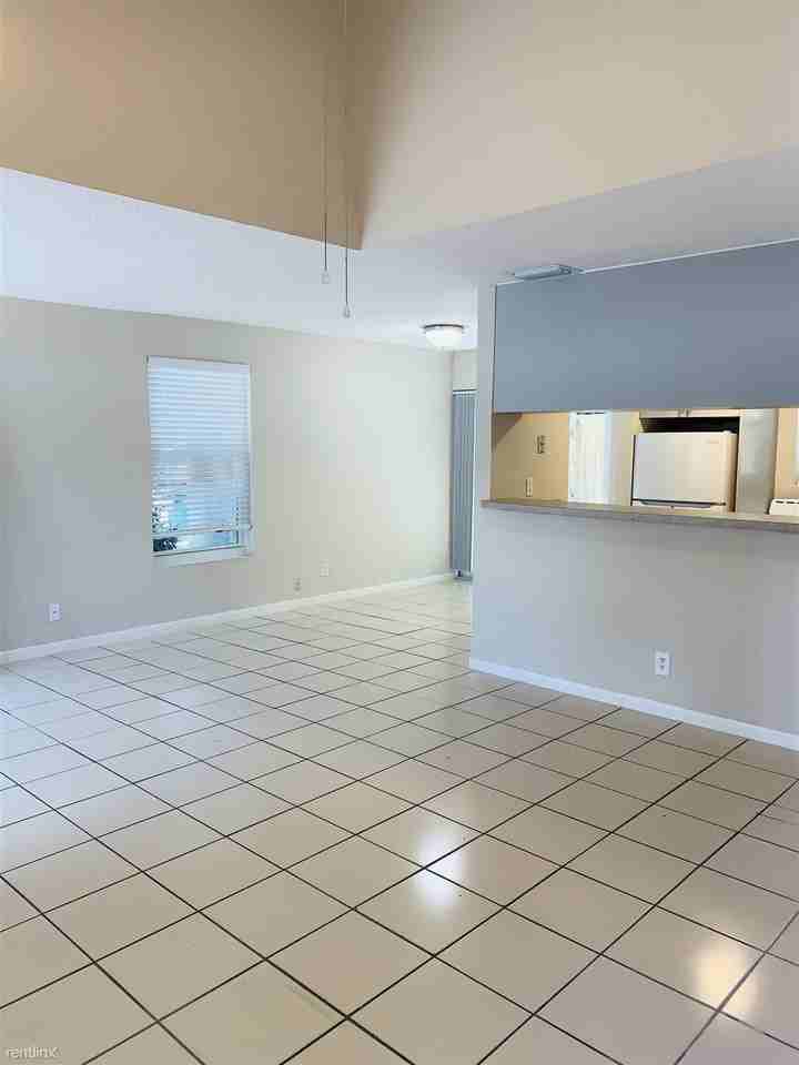 600 N Rio Vista Blvd - Photo 3 of 16