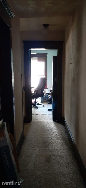 317 W Oak St - Photo 3 of 33