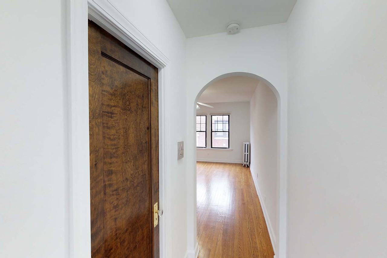 4455 S. Greenwood Avenue - Photo 6 of 15