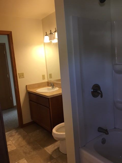 1217-1219 Oak St - Photo 2 of 6