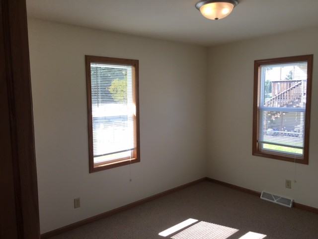 1217-1219 Oak St - Photo 3 of 6