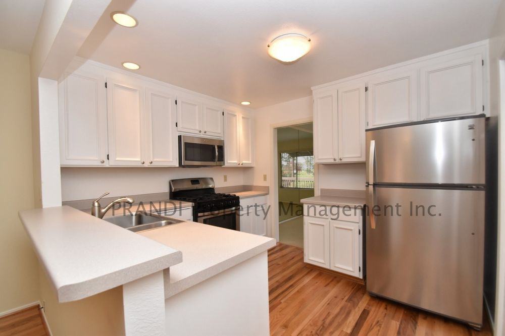 1033 Susan Way - Photo 3 of 17