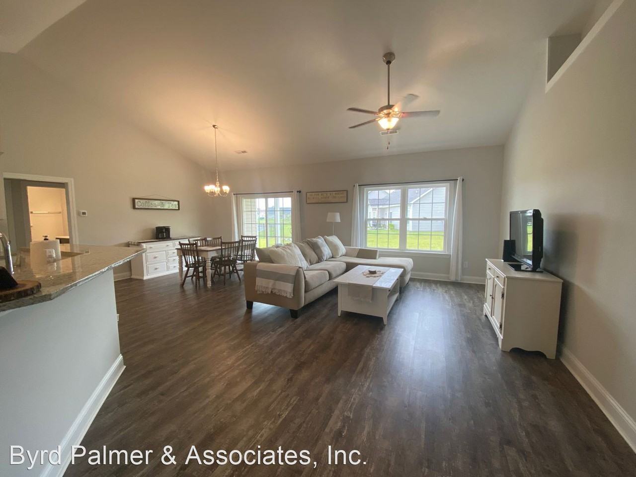 4225 Woodcliffe Dr - Photo 3 of 15