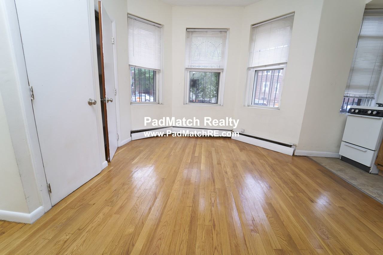 53 S Huntington Ave #101