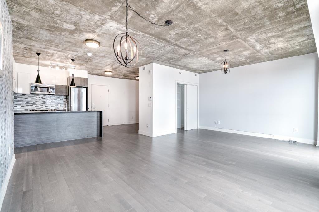 235 Rue Peel - Photo 2 of 30