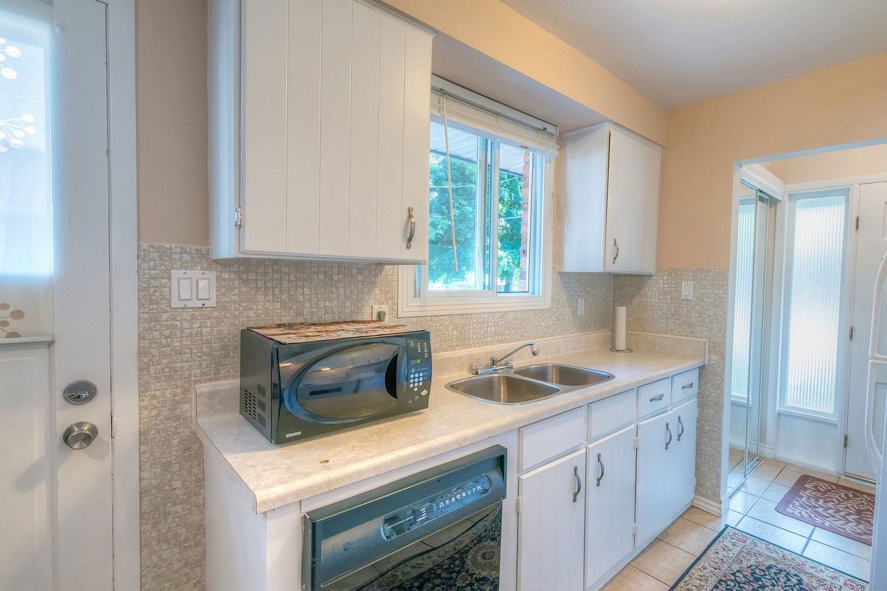 10 Caroga Court - Photo 3 of 10