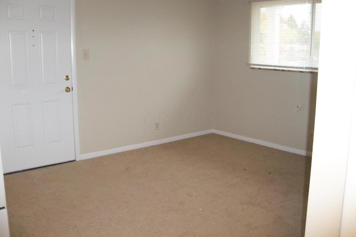 505 Pittsfield Dr - Photo 3 of 6