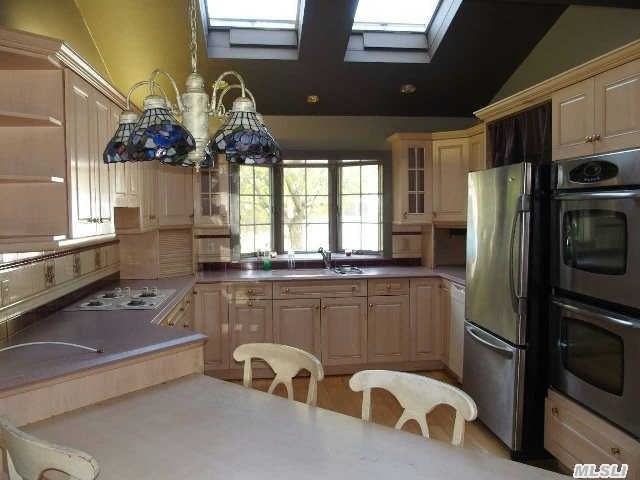 201 Scudder Ave - Photo 3 of 18
