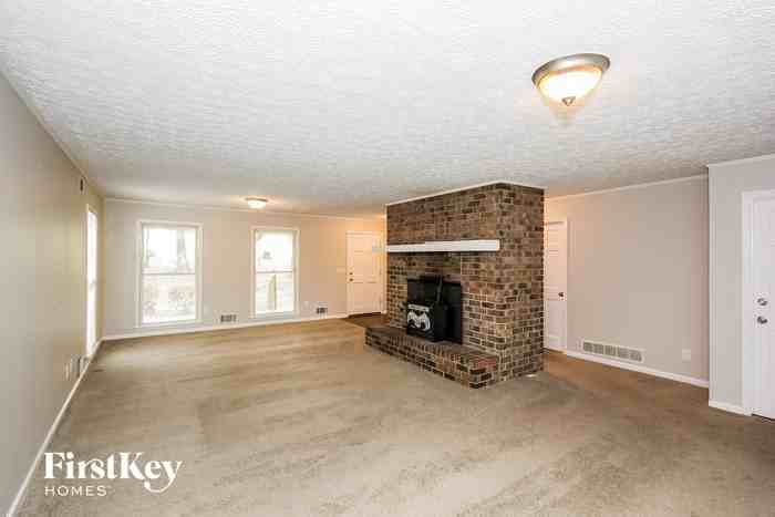 1105 Honeysuckle Dr - Photo 2 of 15