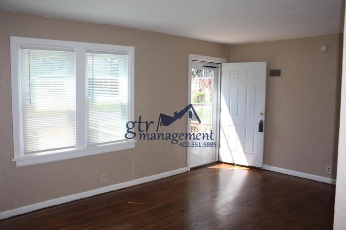 4036 Jaynes St - Photo 3 of 8