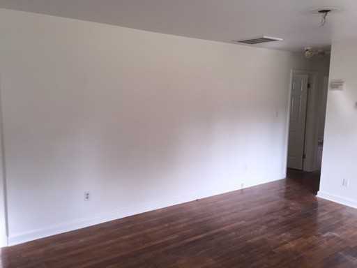 405 Sandston Ave - Photo 3 of 8