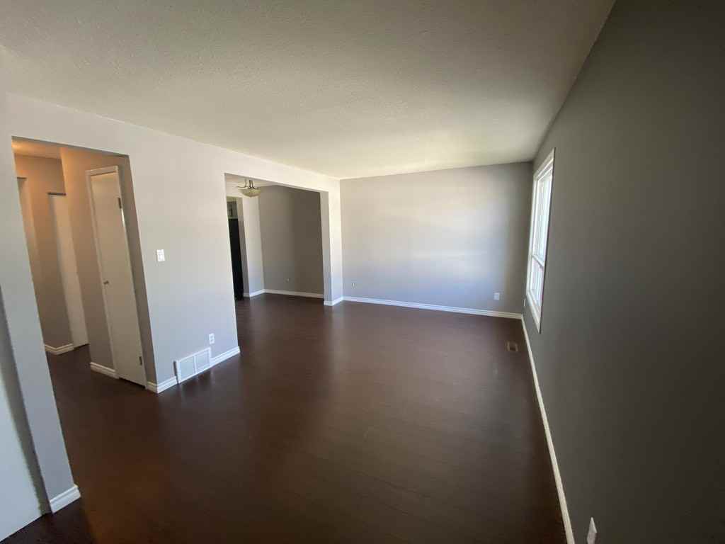 161 Dickensfield Court - Photo 3 of 13