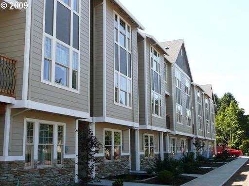 380 SW Eastman Pkwy - Photo 2 of 8