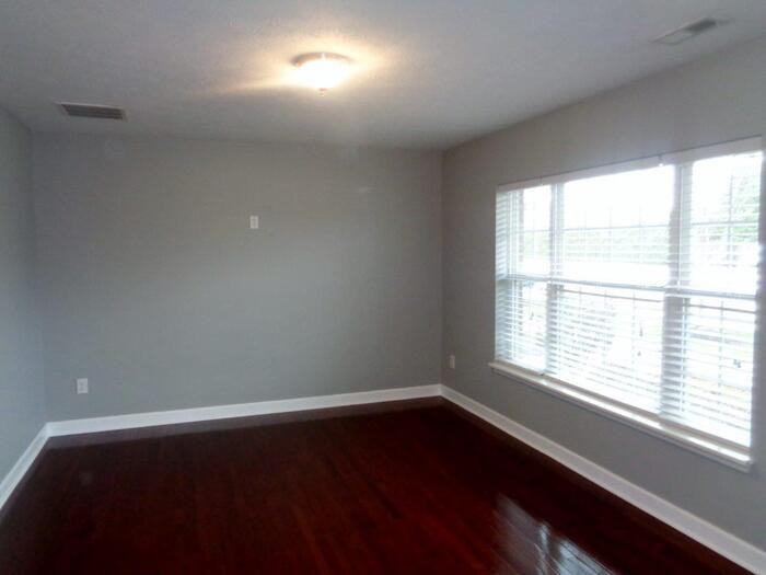 11461 Reagan Dr - Photo 3 of 28