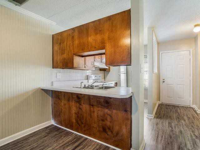 220 Boy Scout Rd - Photo 3 of 10