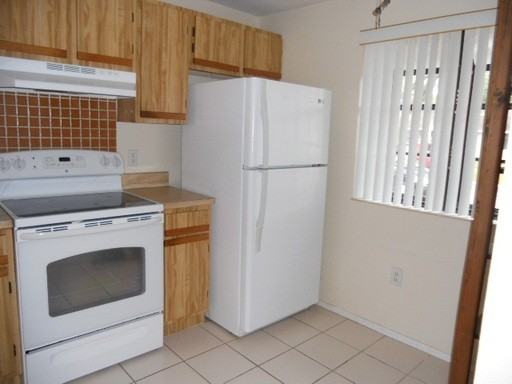 1915 Pepper Mill Dr - Photo 2 of 11