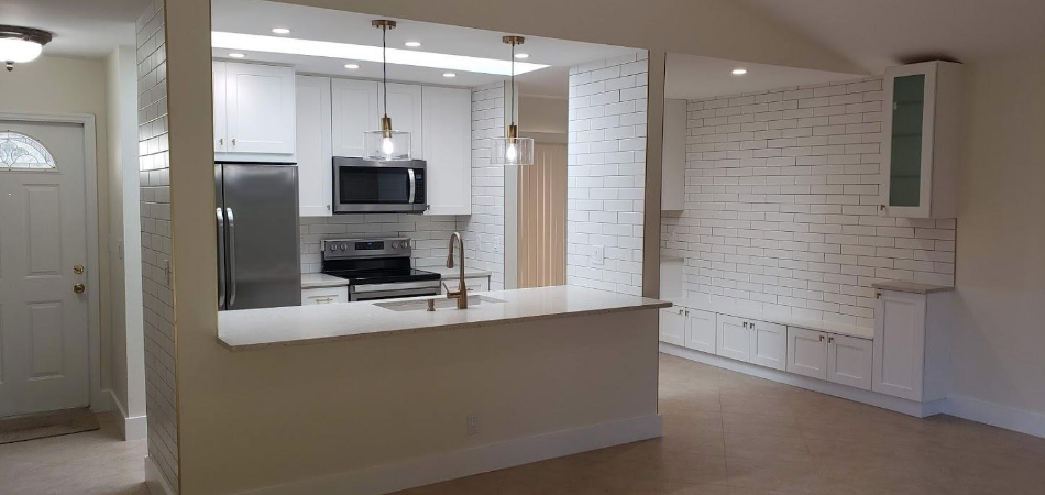 541 Northeast 47th Street - Photo 3 of 9