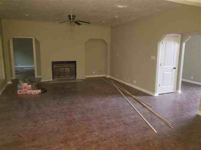 12935 Larch Ln - Photo 3 of 9