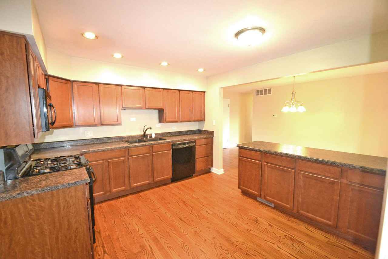 517 Brynhaven St - Photo 3 of 9