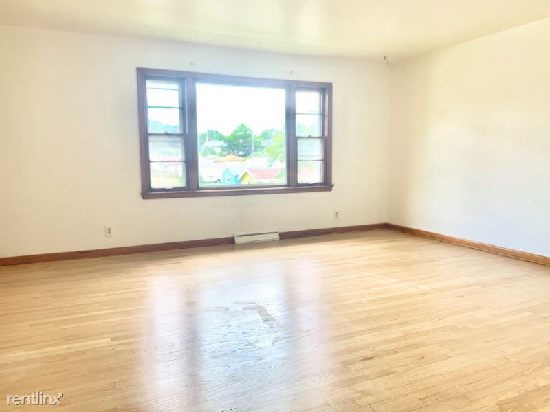 5148 N 77th St - Photo 3 of 29