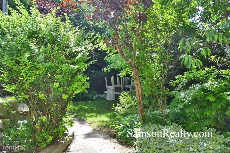 149 University Ave - Photo 3 of 16