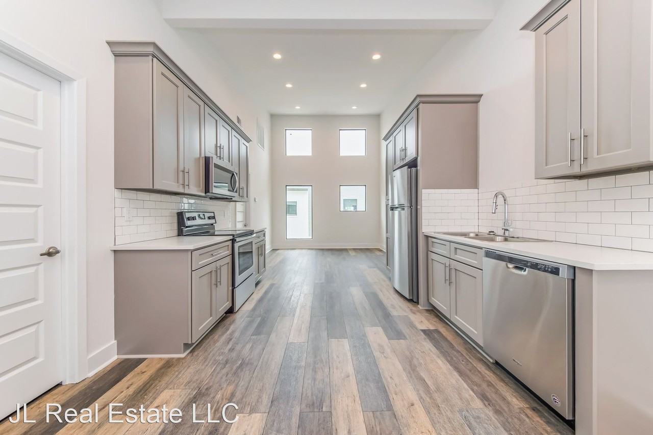 311 Devalcourt 313 Devalcourt - Photo 2 of 24