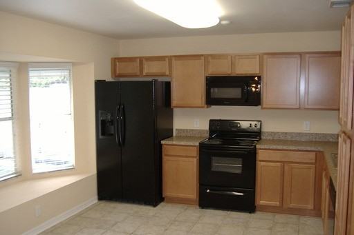 9231 Lake Lotta Cir - Photo 2 of 14