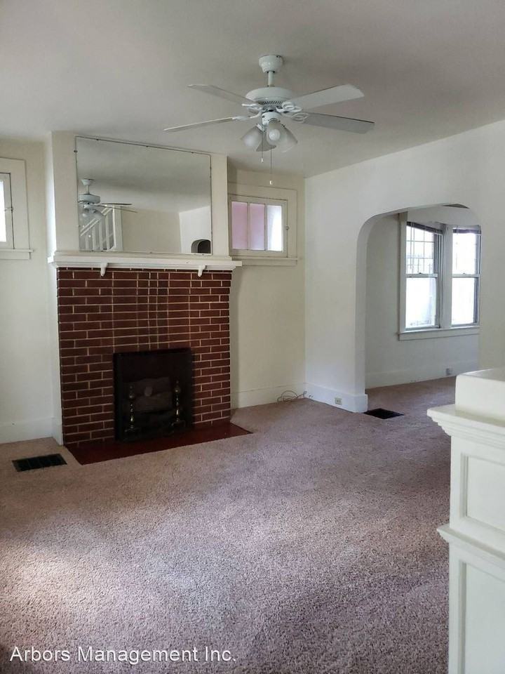 532 Overbrook Blvd - Photo 2 of 11