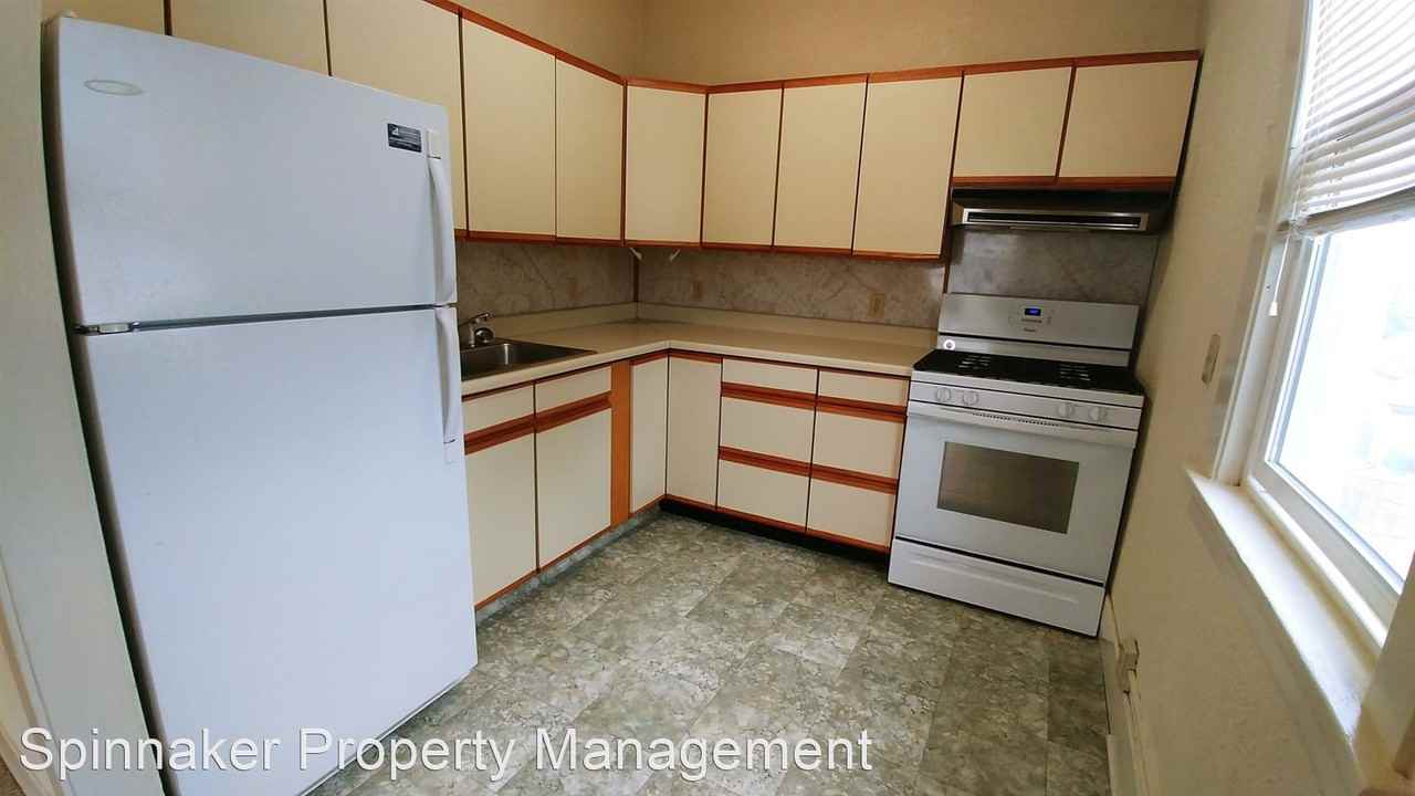 315 N. G Street - Photo 2 of 8