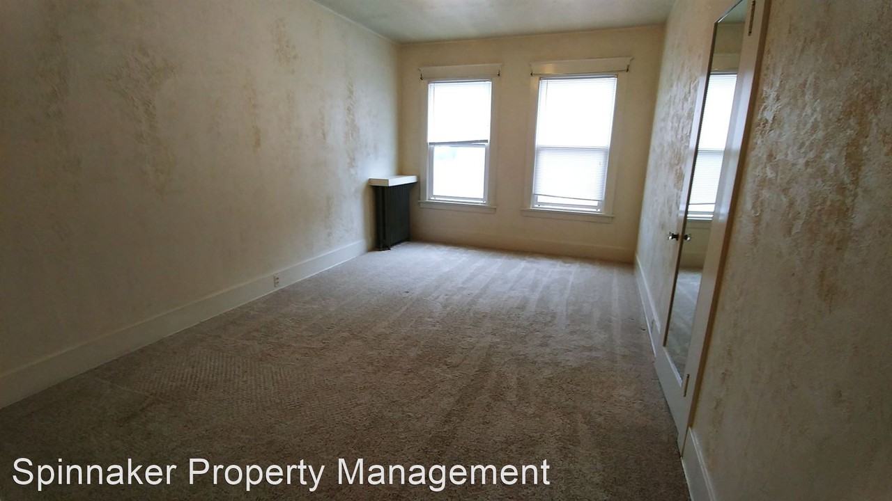 315 N. G Street - Photo 3 of 8