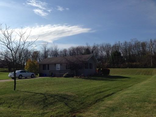 23 Apple Valley Blvd - Photo 3 of 10