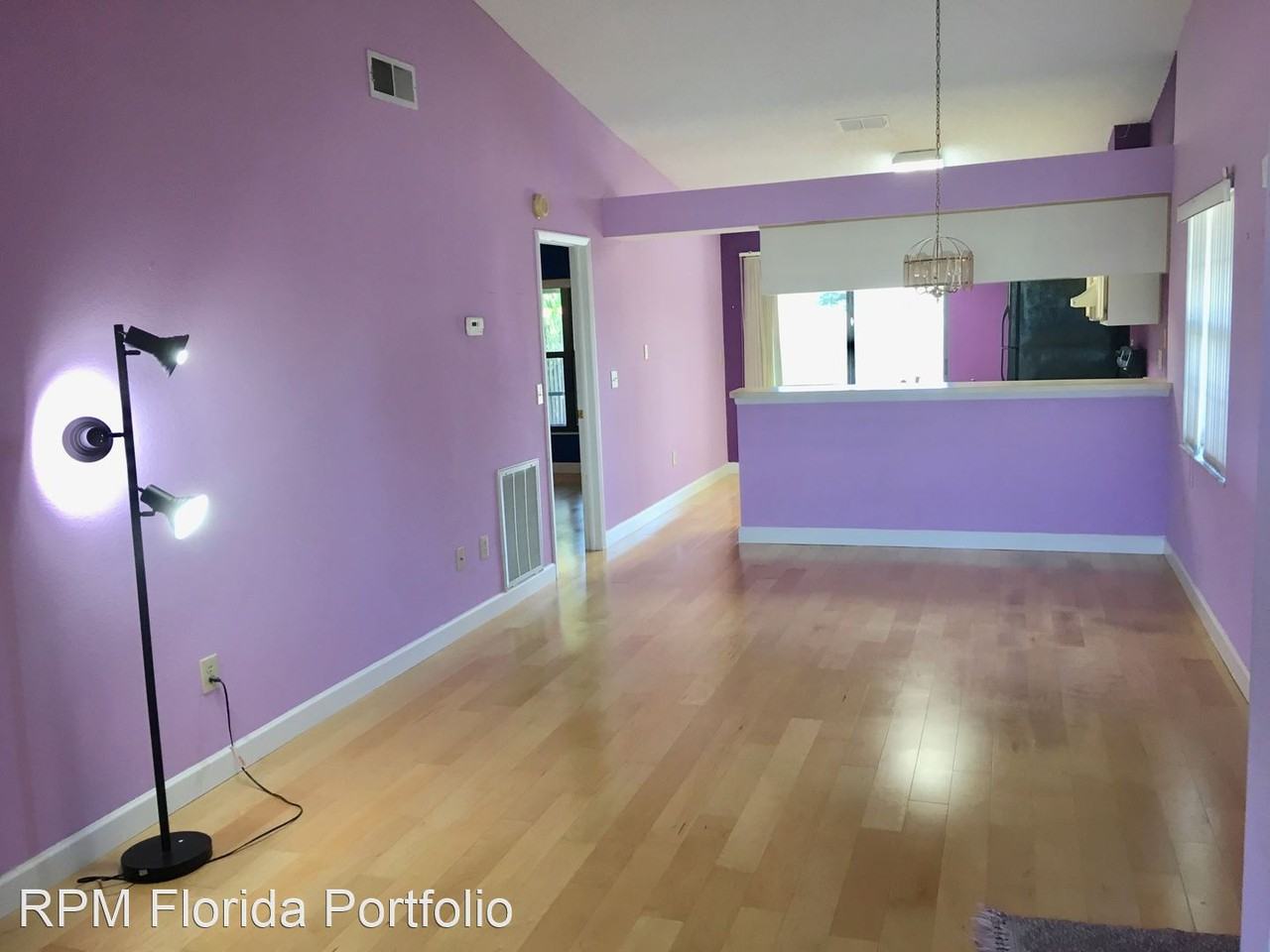 930 Burlwood St - Photo 3 of 16