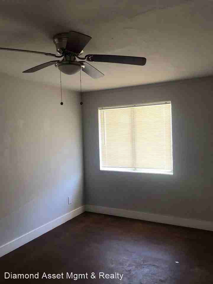 4310 N 14th Street - Photo 3 of 9