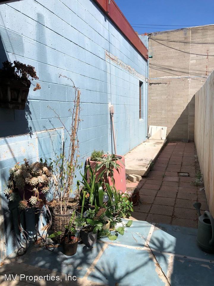 4712  Voltaire Street - Photo 2 of 11