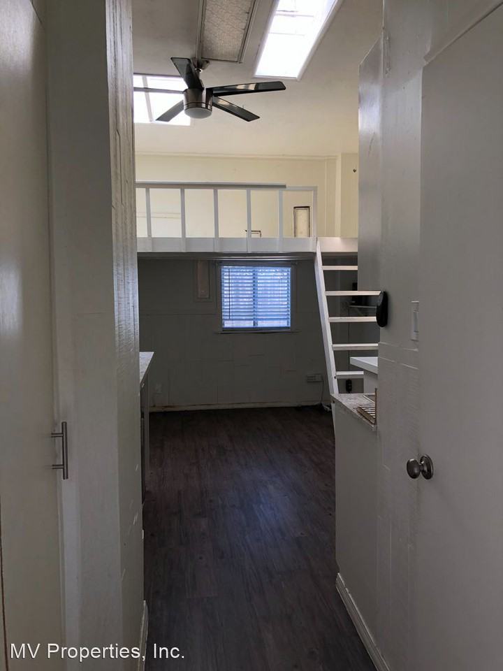 4712  Voltaire Street - Photo 3 of 11