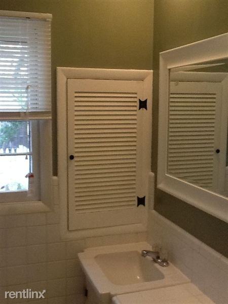 2121 Wealthy St SE - Photo 3 of 9