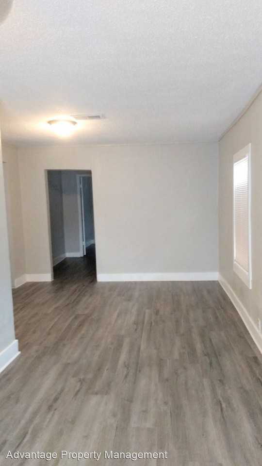 1618 Lake Grove St - Photo 2 of 8