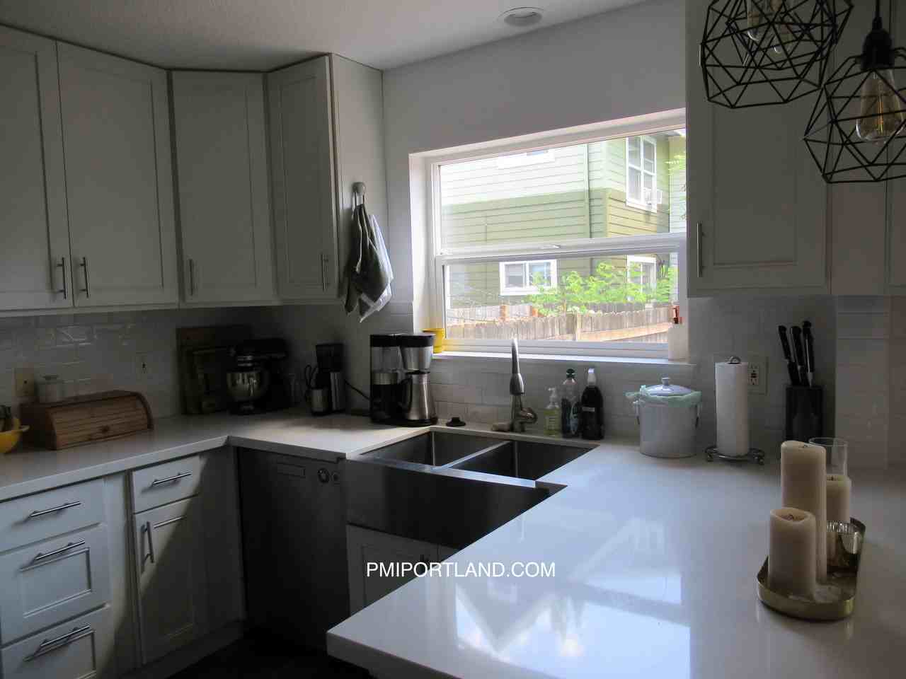 412 Ne Roselawn St - Photo 2 of 10