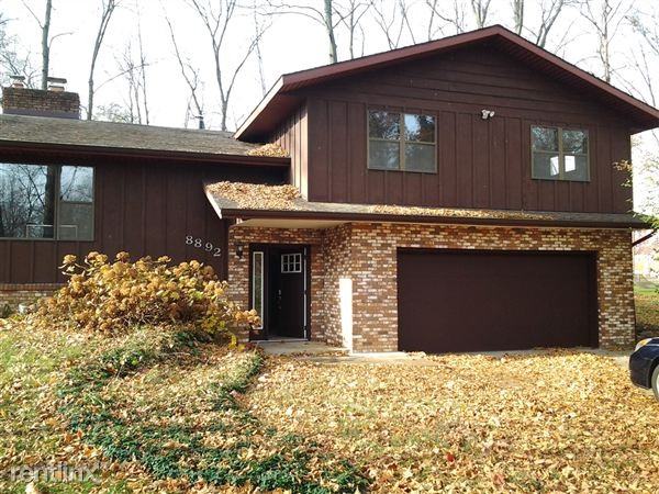 8892 Maplewood Dr - Photo 3 of 4