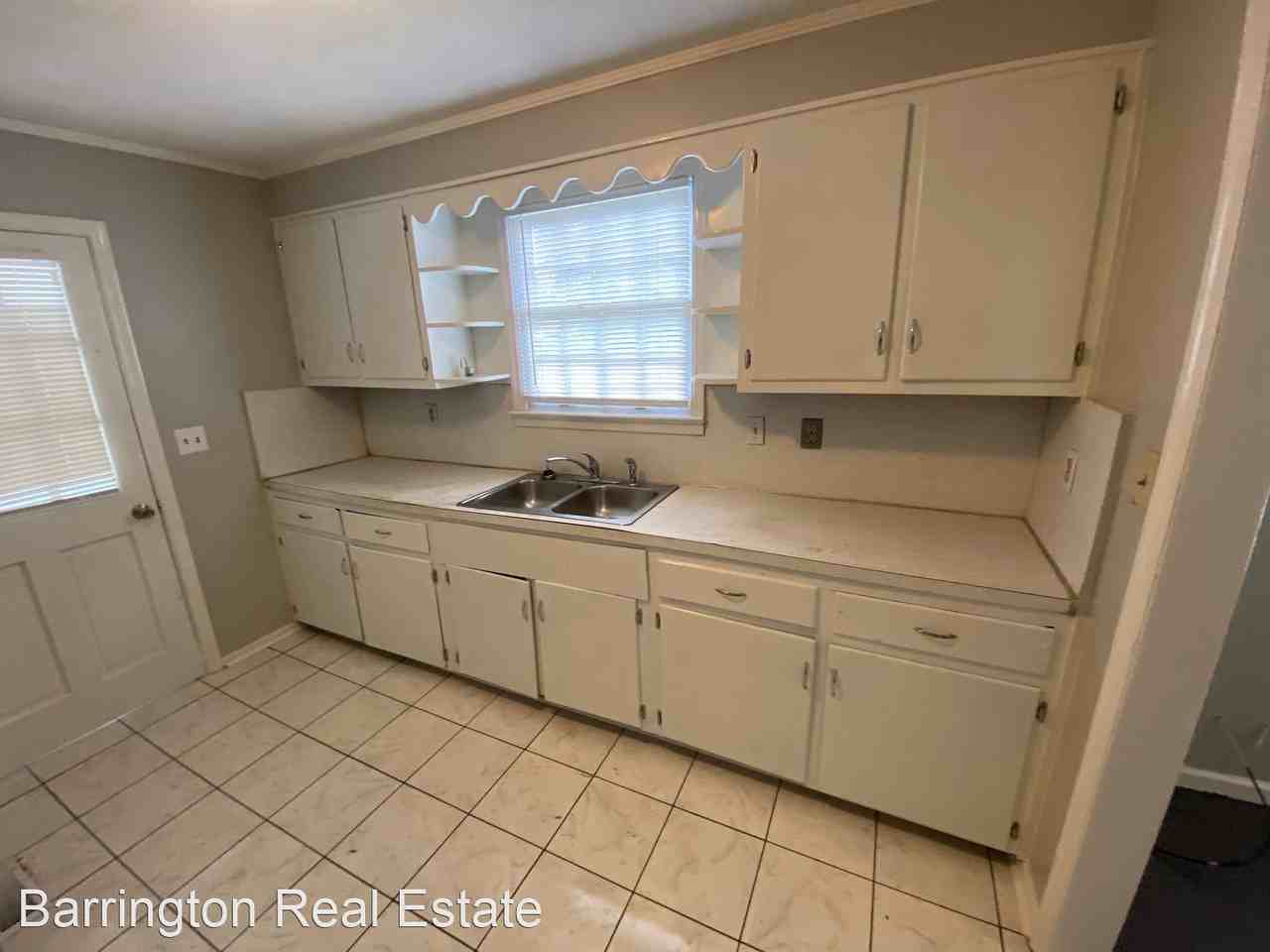 2128 33rd Ave N - Photo 2 of 5