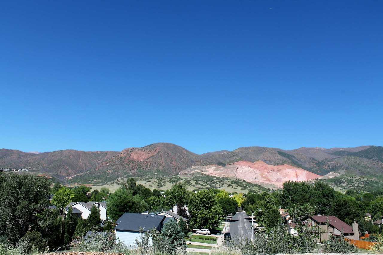 2072 Bristlecone Dr - Photo 2 of 4