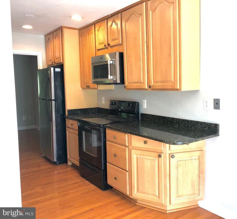 9932 Whitewater Dr - Photo 3 of 19