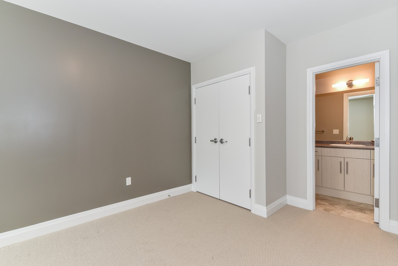 126 King St S Apartments in Uptown Waterloo, Waterloo, ON N2J 1P5 Zumper