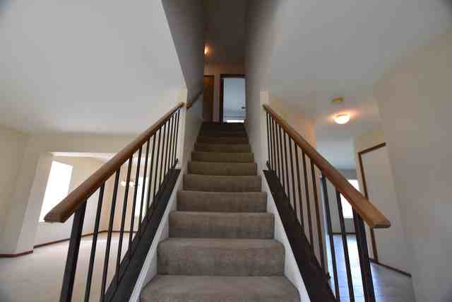 931 Lowell Ln - Photo 3 of 50