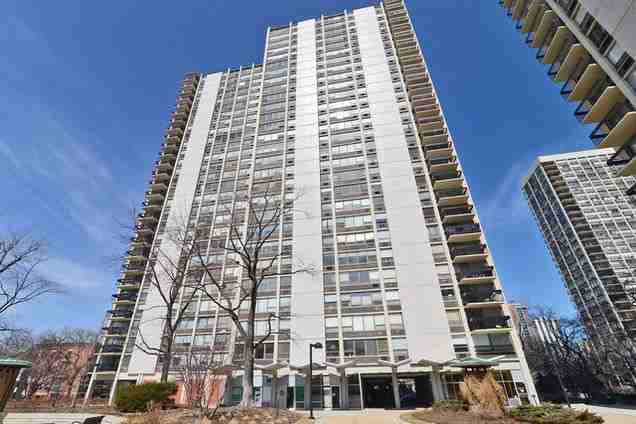 1360 N Sandburg Ter #604C